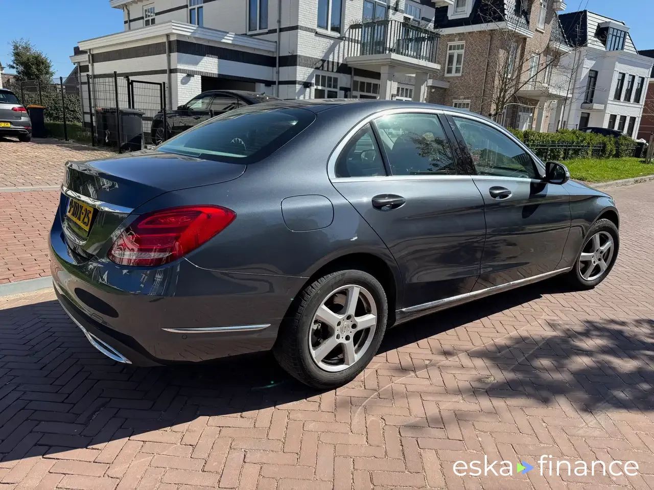 Lízing Sedan MERCEDES C 200 2014