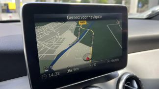Lízing Sedan MERCEDES CLA 180 2016