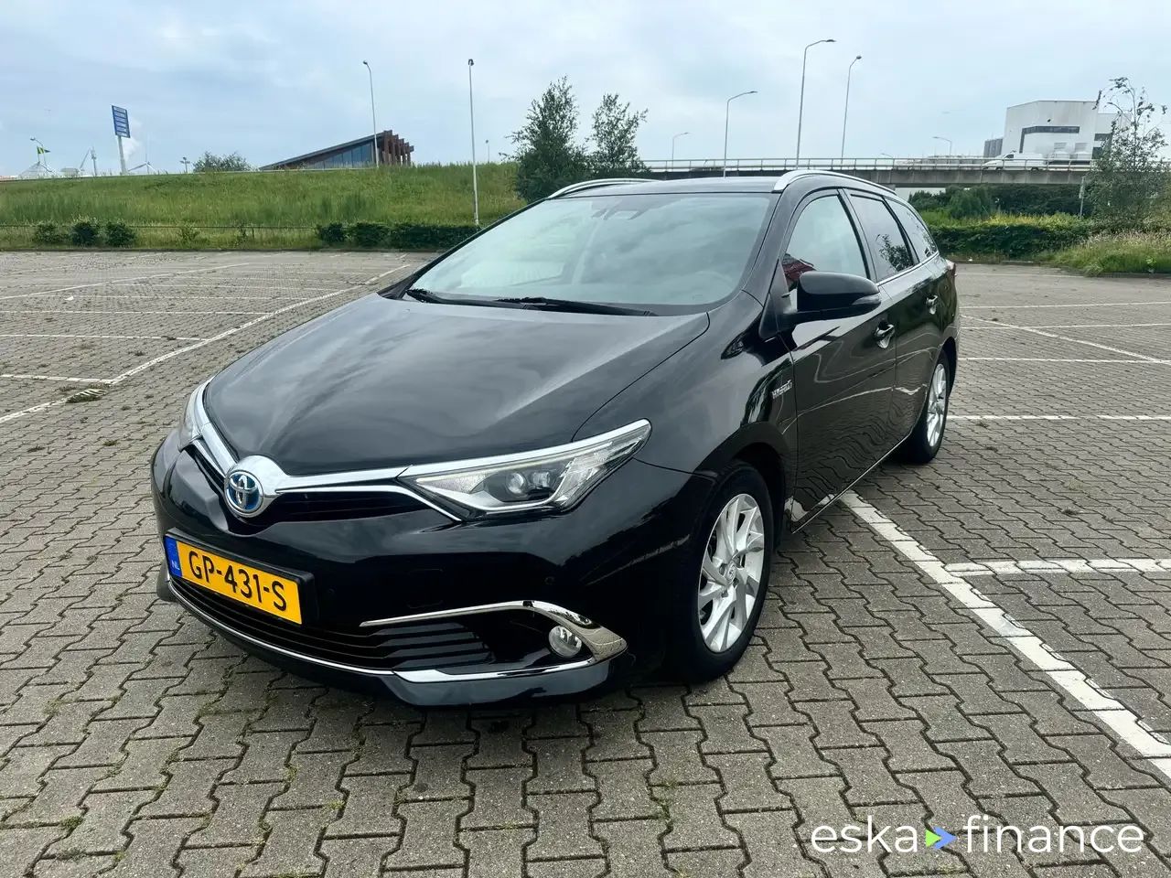 Lízing Hatchback Toyota Auris 2015