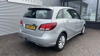 Financování Hatchback MERCEDES B 180 2015