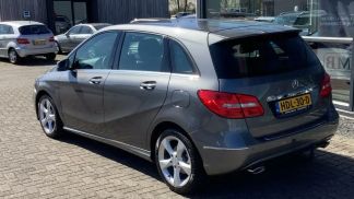 Lízing Hatchback MERCEDES B 180 2013