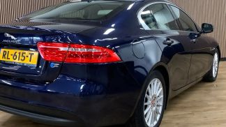 Lízing Sedan Jaguar XE 2018
