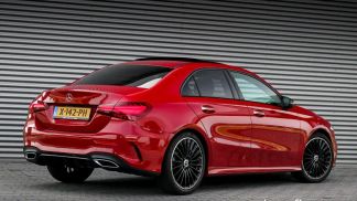 Lízing Sedan MERCEDES A 180 2024