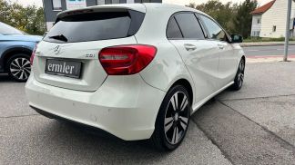 Lízing Sedan MERCEDES A 180 2012