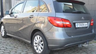 Financování Hatchback MERCEDES B 180 2014