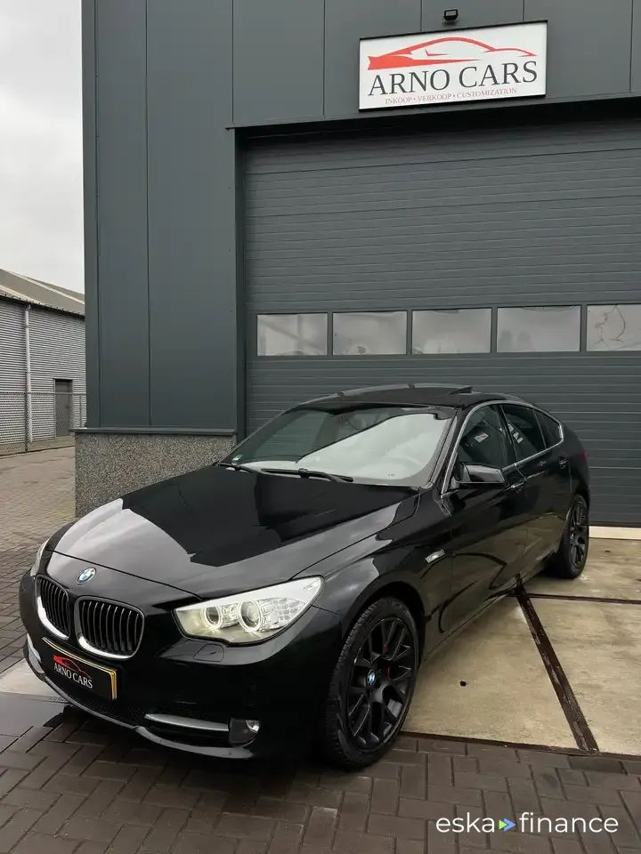 Lízing Sedan BMW 535 2011