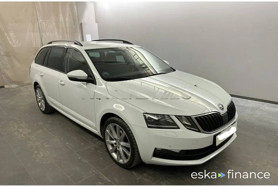 Lízing Kombi Skoda OCTAVIA COMBI 2018