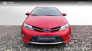 Lízing Hatchback Toyota Auris 2014