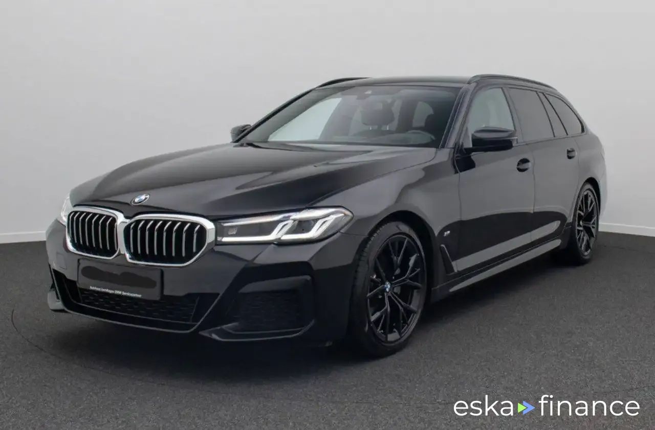 Lízing Kombi BMW 520 2021