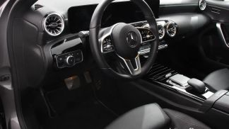 Lízing Sedan MERCEDES A 200 2021