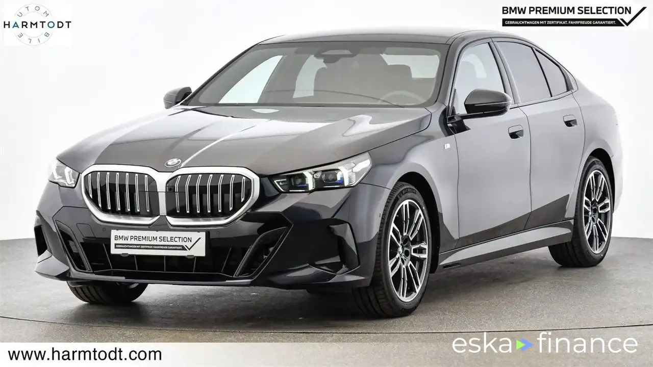 Financování Sedan BMW 520 2024