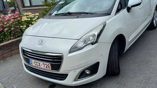 Peugeot 5008 2015