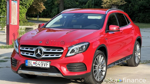 MERCEDES GLA 2019