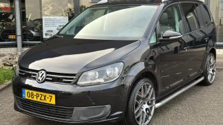 Financování Hatchback Volkswagen Touran 2011