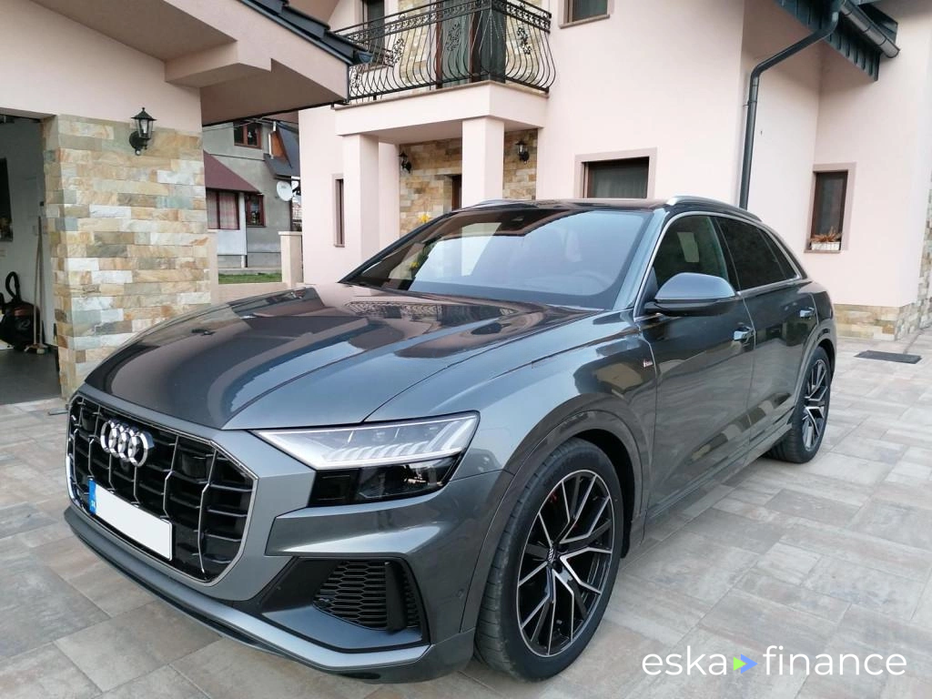 Lízing SUV Audi Q8 2020