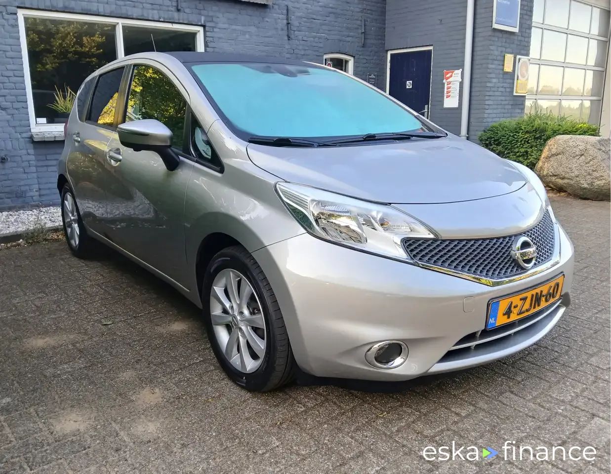 Lízing Hatchback Nissan Note 2015