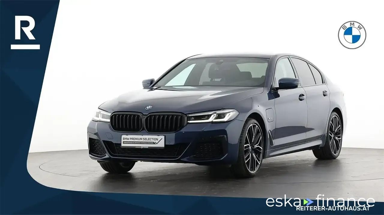 Lízing Sedan BMW 530 2022