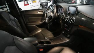 Lízing Hatchback MERCEDES B 220 2013