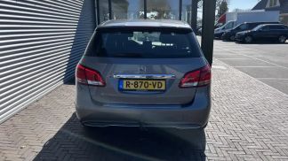 Lízing Hatchback MERCEDES B 180 2016
