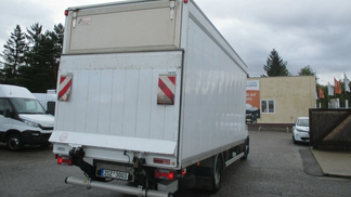 Zamknięta ciężarówka Iveco DAILY 2015