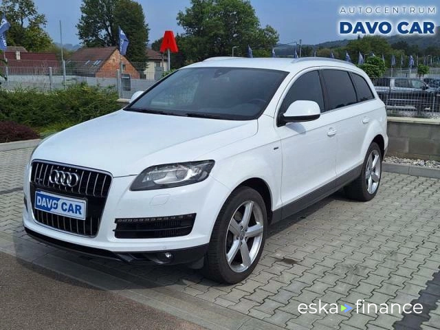 SUV Audi Q7 2011