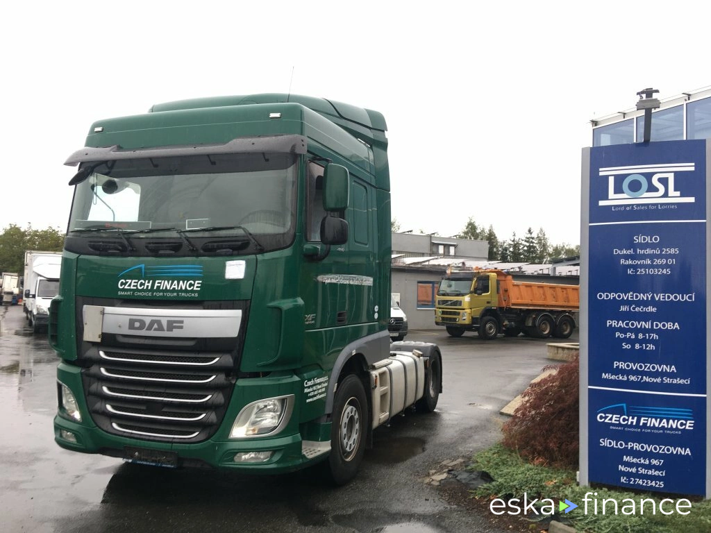 Lízing Traktor DAF XF460 SPACECAB 2017