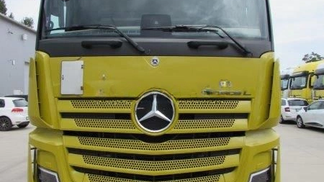 Ciągnik siodłowy MERCEDES ACTROS 2023