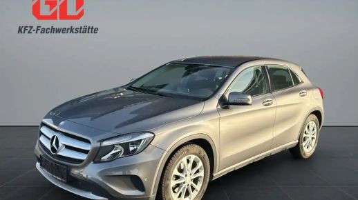 MERCEDES GLA 180 2015