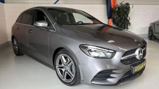 Lízing Hatchback MERCEDES B 180 2019