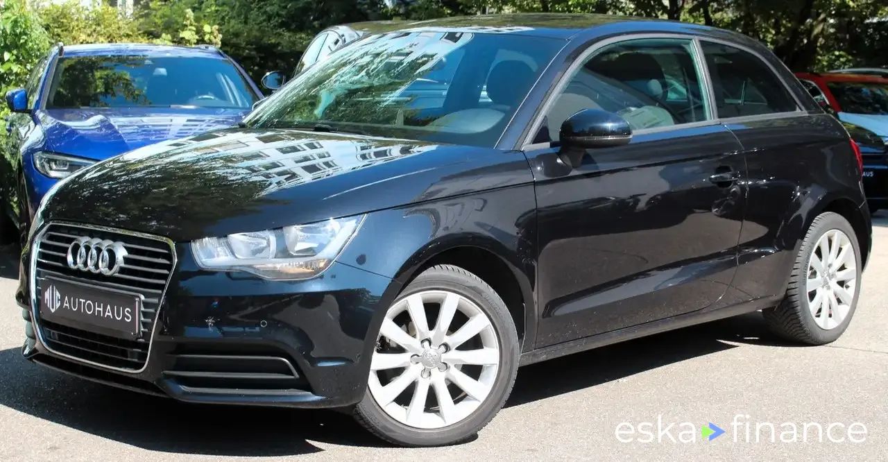 Hatchback Audi A1 2012