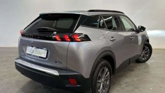 Lízing Sedan Peugeot E-2008 2023