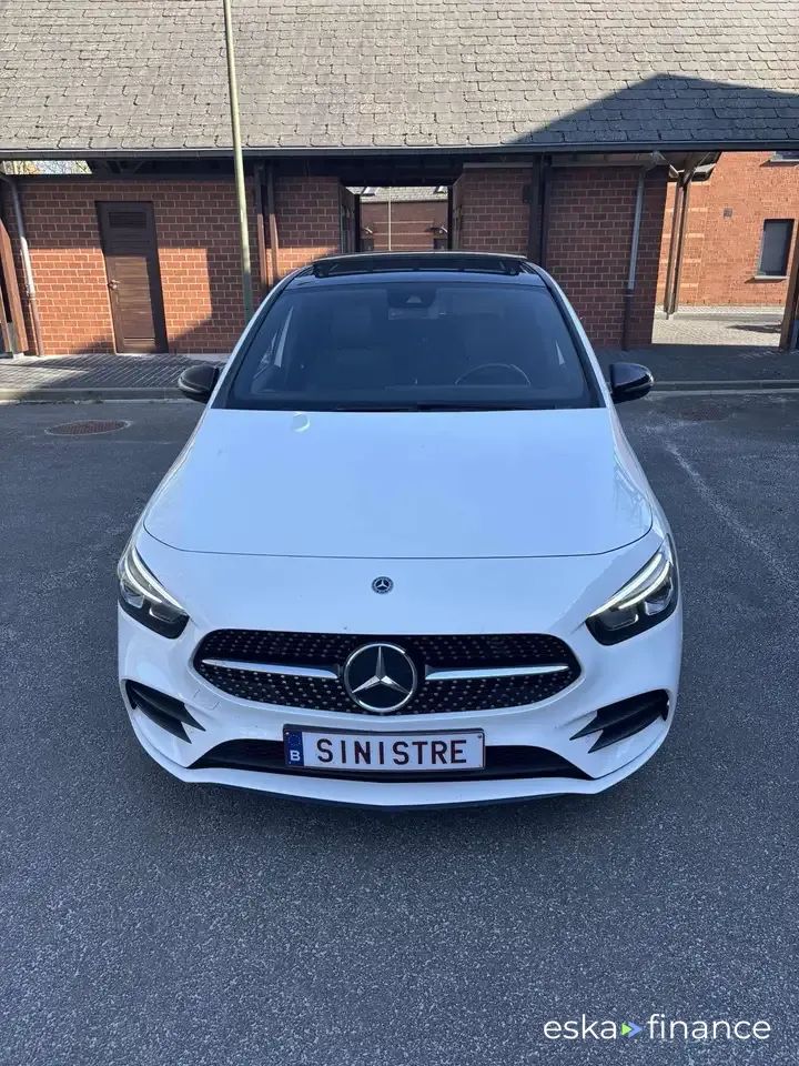 Financování Hatchback MERCEDES B 180 2019