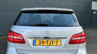 Lízing Hatchback MERCEDES B 180 2012