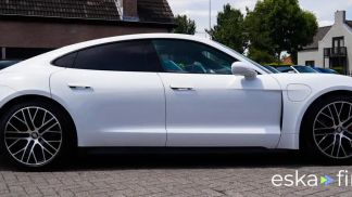 Lízing Sedan Porsche Taycan 2021