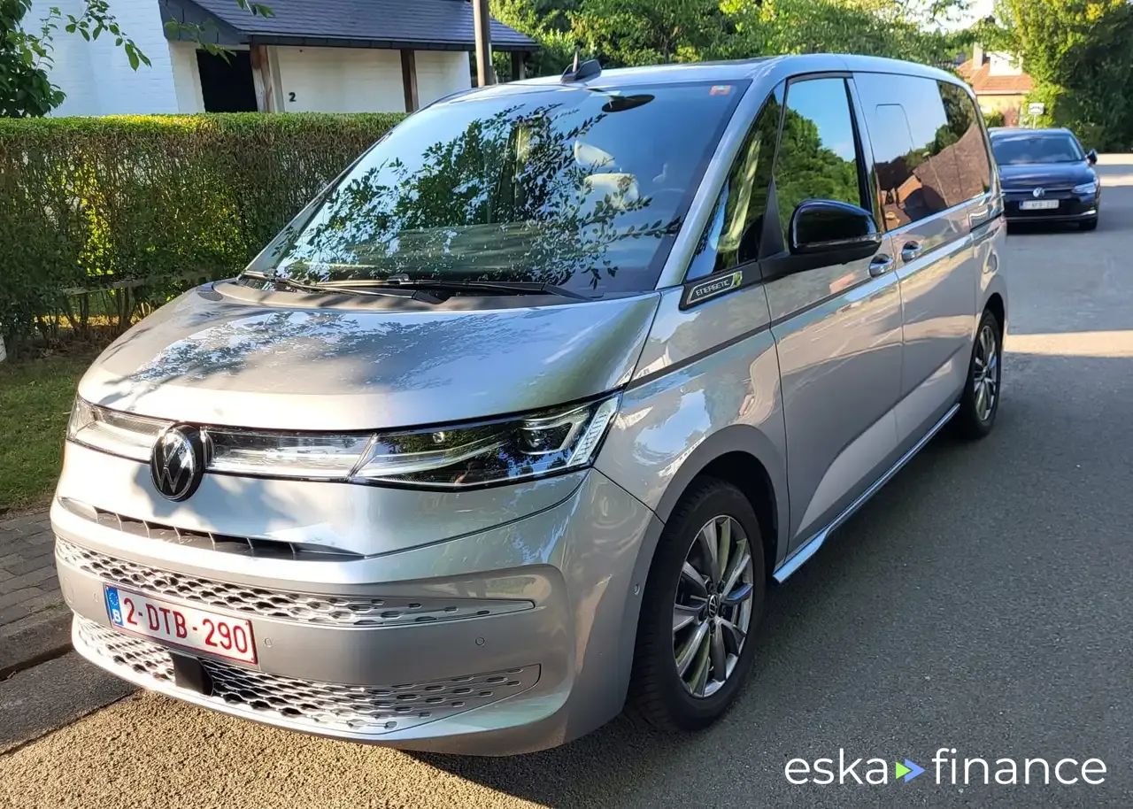 Lízing Hatchback Volkswagen T7 Multivan 2023