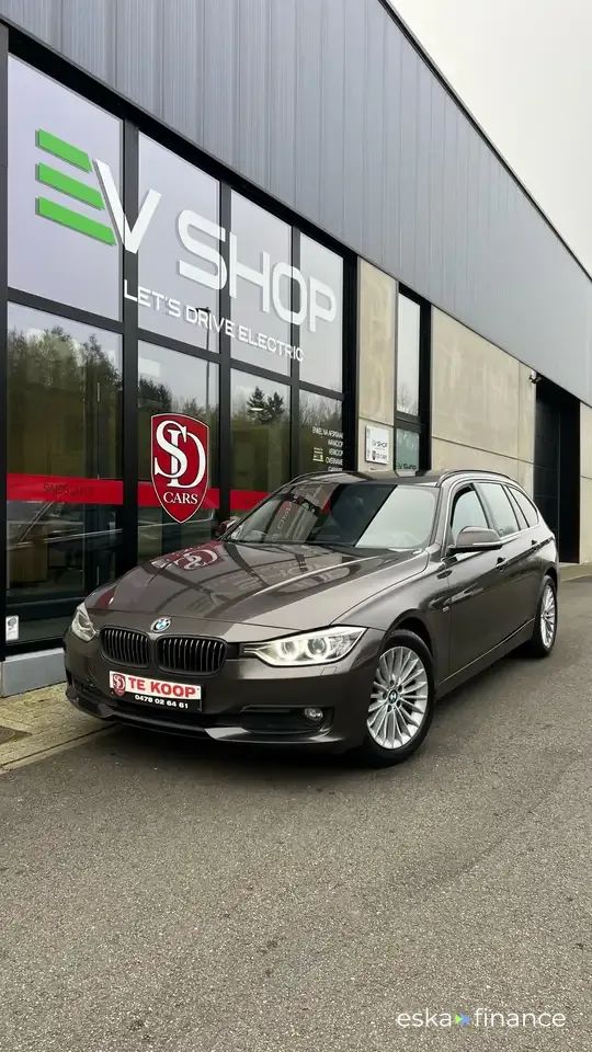 Lízing Kombi BMW 318 2015