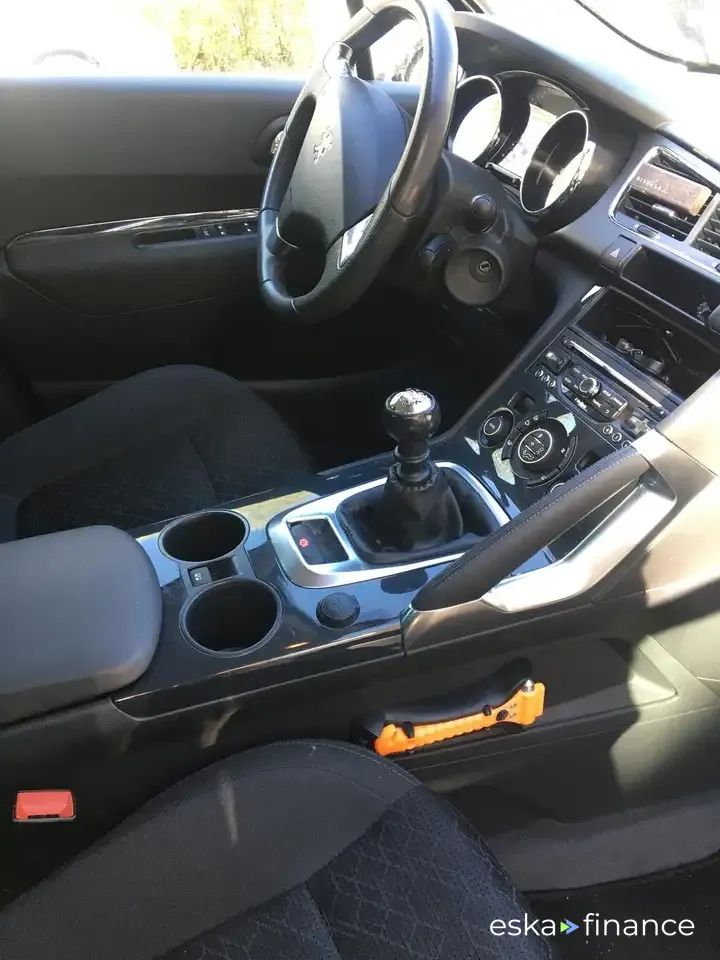 Lízing Hatchback Peugeot 3008 2015