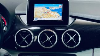 Lízing Hatchback MERCEDES B 180 2014