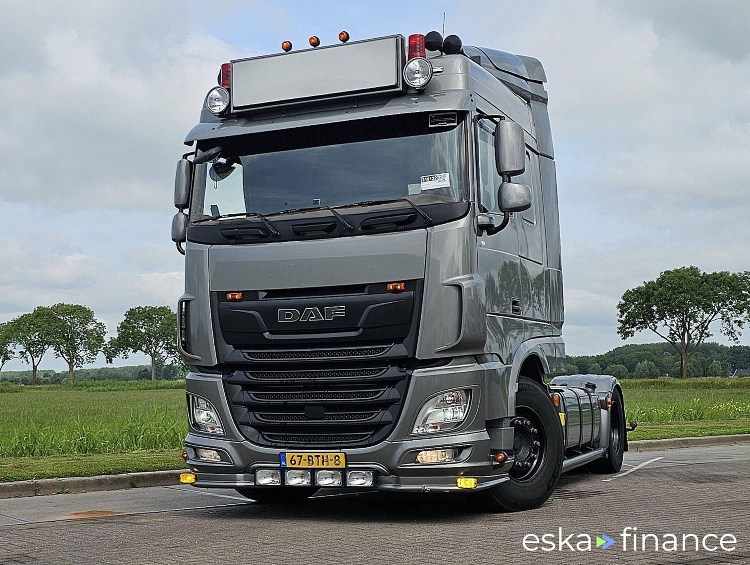 Leasing Tractor unit DAF XF 530 2019
