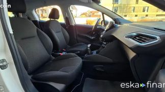 Lízing Hatchback Peugeot 208 2016