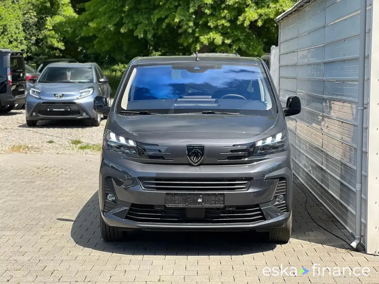 Lízing Hatchback Peugeot Traveller 2025