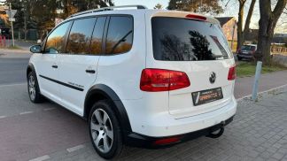 Financování Hatchback Volkswagen Touran 2013