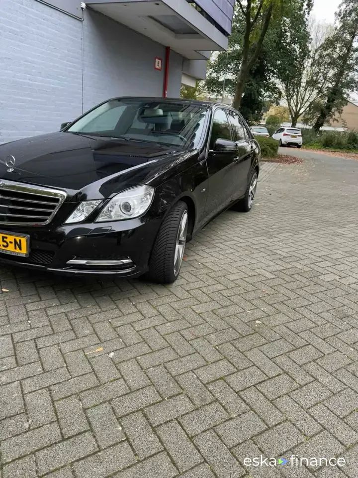 Leasing Sedan MERCEDES E 200 2011