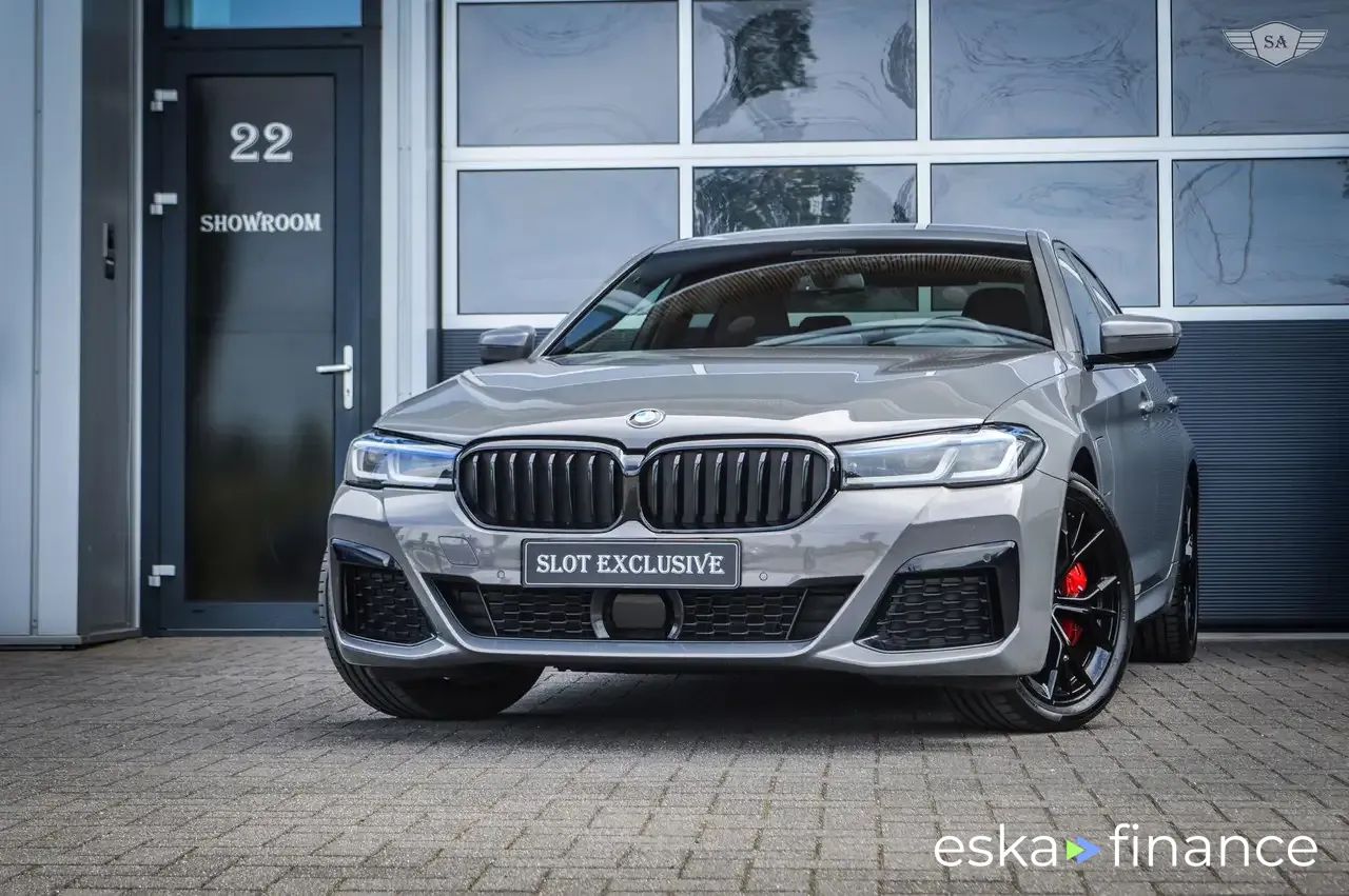Lízing Sedan BMW 545 2021