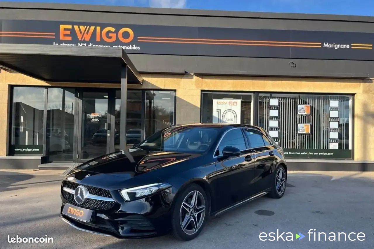 Lízing Sedan MERCEDES A 200 2019