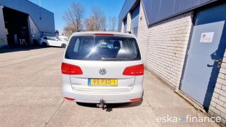Lízing Hatchback Volkswagen Touran 2011