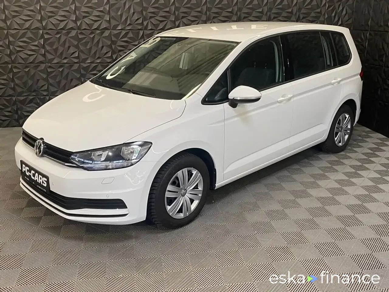 Leasing Passenger transport Volkswagen Touran 2017