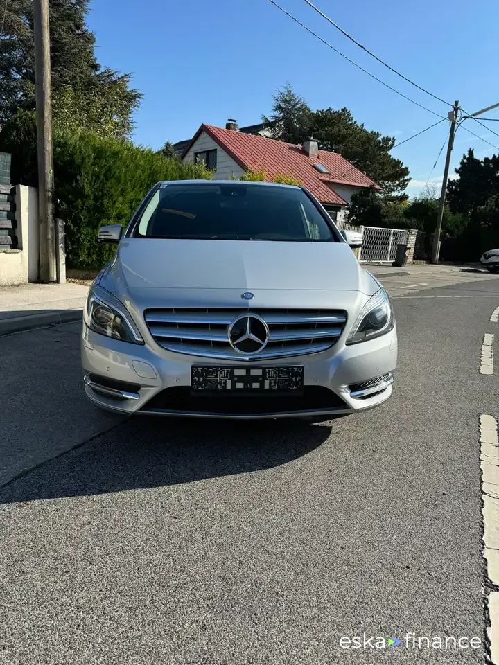 Finansowanie Transport pasażerów MERCEDES B 220 2013