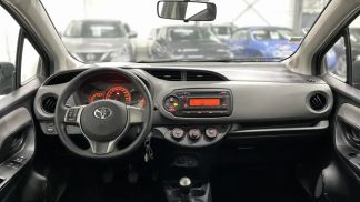 Lízing Sedan Toyota Yaris 2015