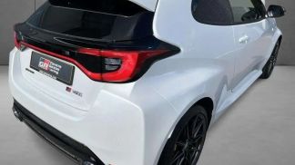 Lízing Hatchback Toyota Yaris 2024